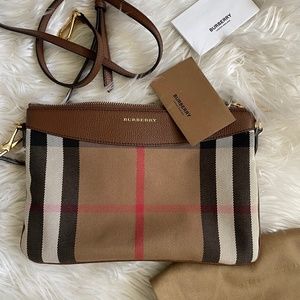 Burberry Horseferry Clutch